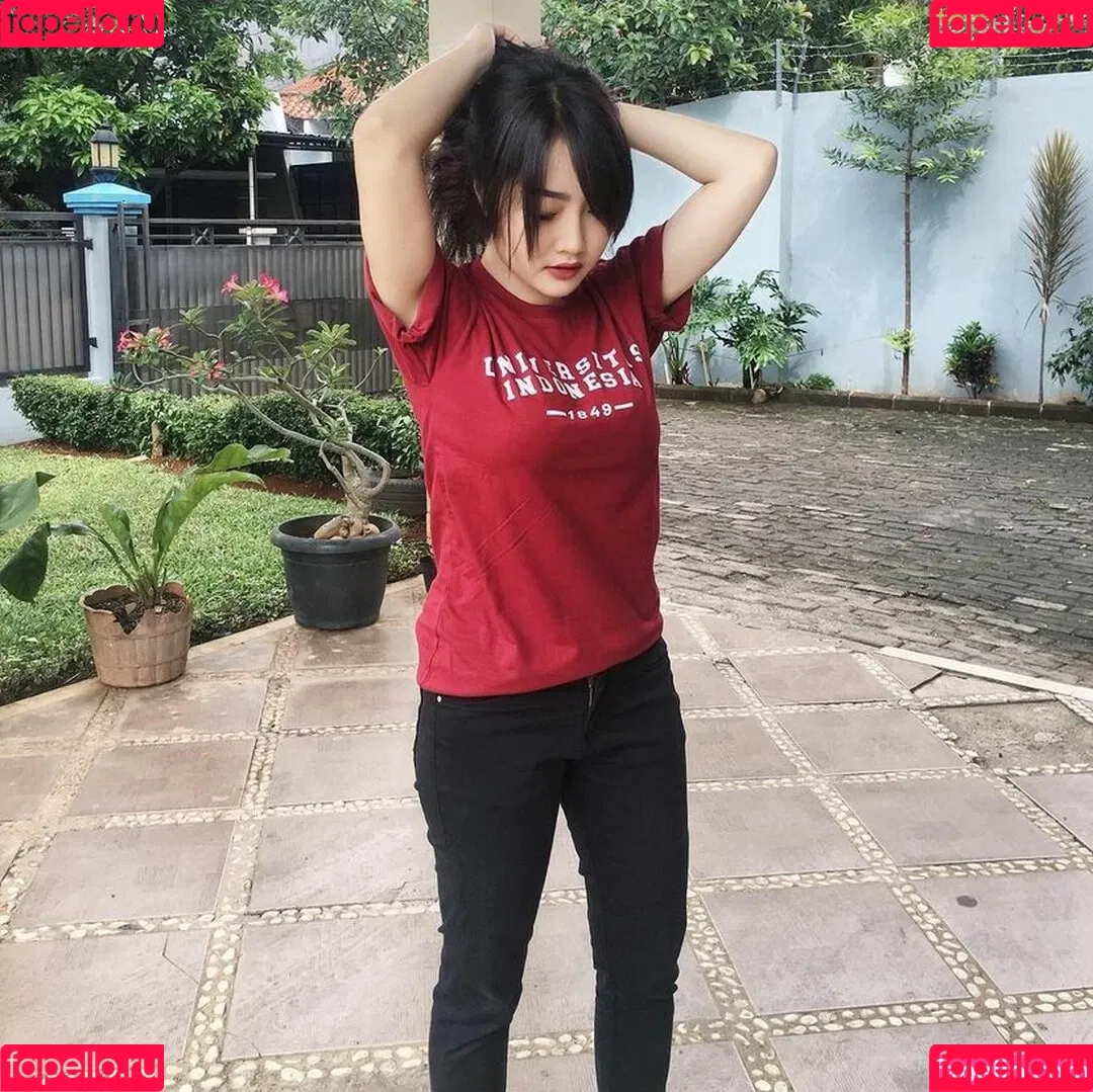 Ratu Desmi Azalia Onlyfans Photo Gallery 