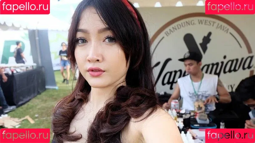 Ratu Desmi Azalia Onlyfans Photo Gallery 