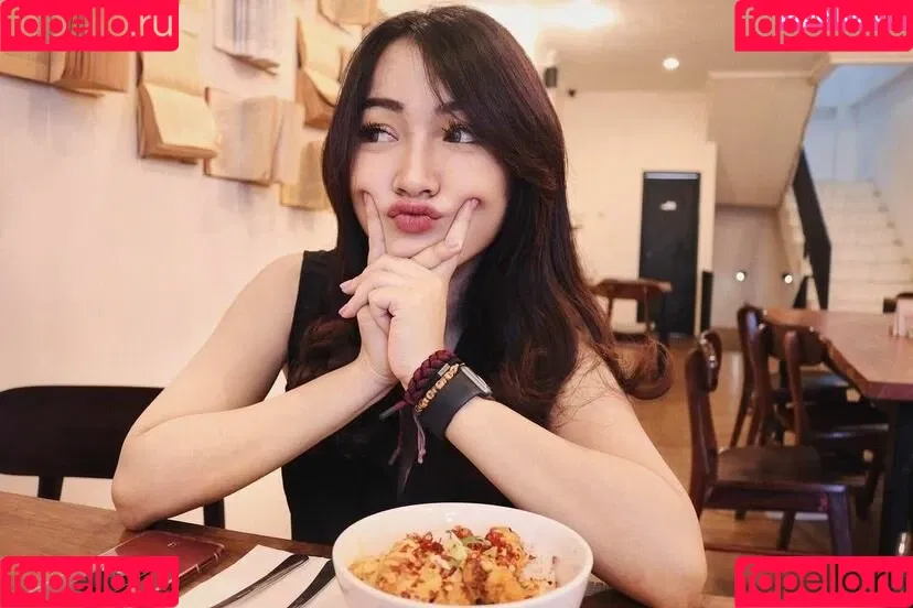 Ratu Desmi Azalia Onlyfans Photo Gallery 