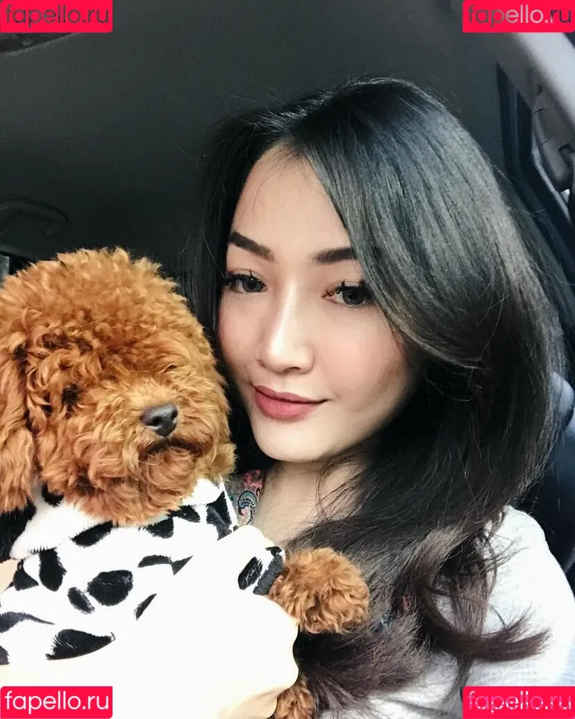 Ratu Desmi Azalia Onlyfans Photo Gallery 