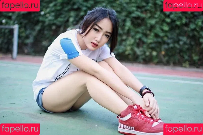 Ratu Desmi Azalia Onlyfans Photo Gallery 