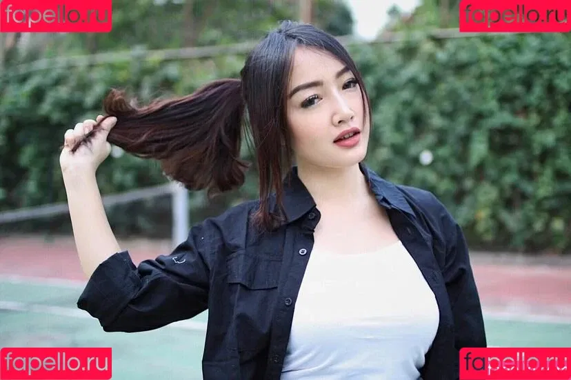 Ratu Desmi Azalia Onlyfans Photo Gallery 