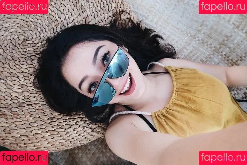 Ratu Desmi Azalia Onlyfans Photo Gallery 