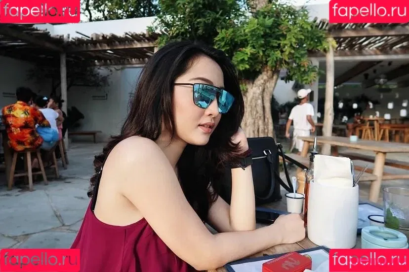 Ratu Desmi Azalia Onlyfans Photo Gallery 