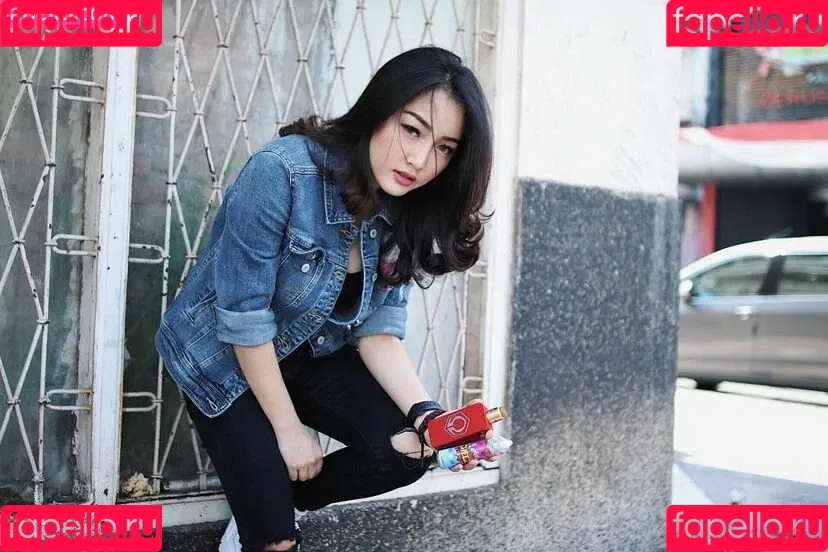 Ratu Desmi Azalia Onlyfans Photo Gallery 