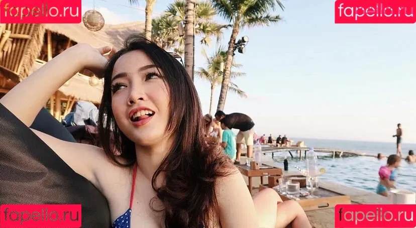 Ratu Desmi Azalia Onlyfans Photo Gallery 