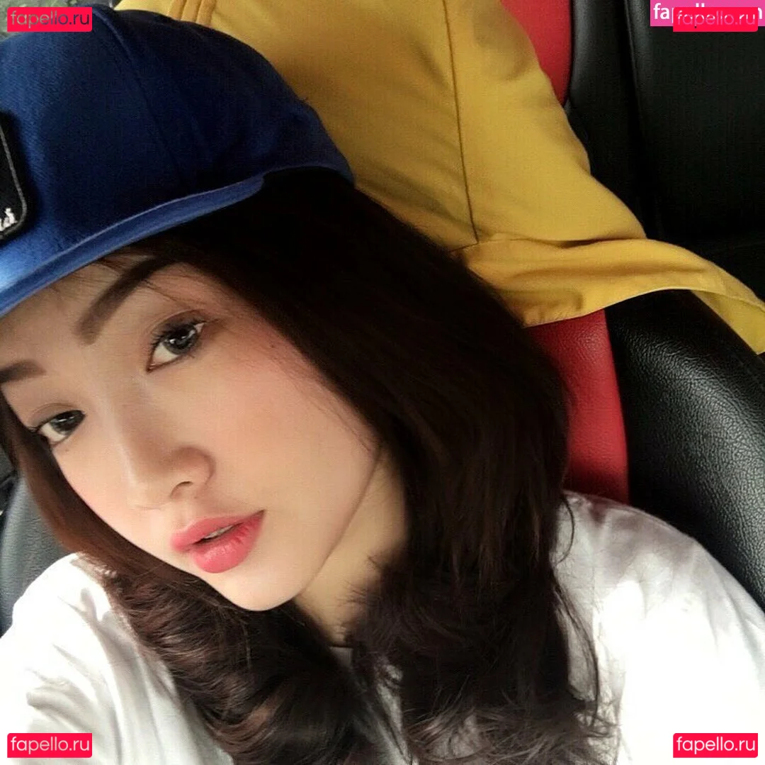 Ratu Desmi Azalia Onlyfans Photo Gallery 