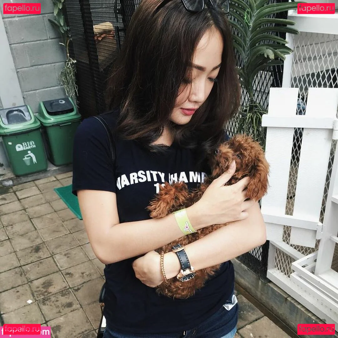 Ratu Desmi Azalia Onlyfans Photo Gallery 