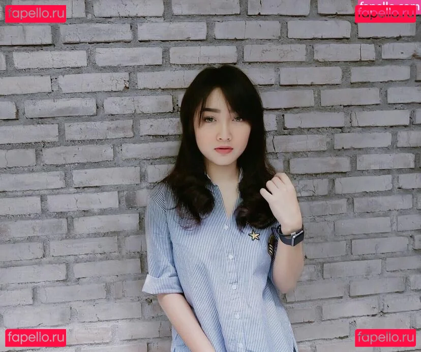 Ratu Desmi Azalia Onlyfans Photo Gallery 