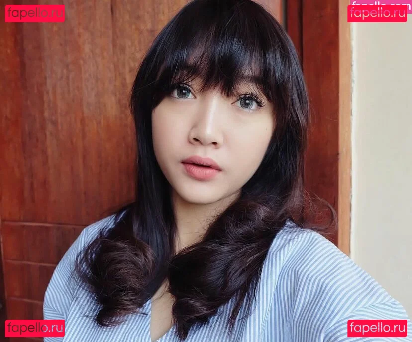 Ratu Desmi Azalia Onlyfans Photo Gallery 