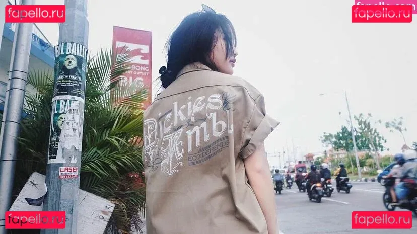 Ratu Desmi Azalia Onlyfans Photo Gallery 