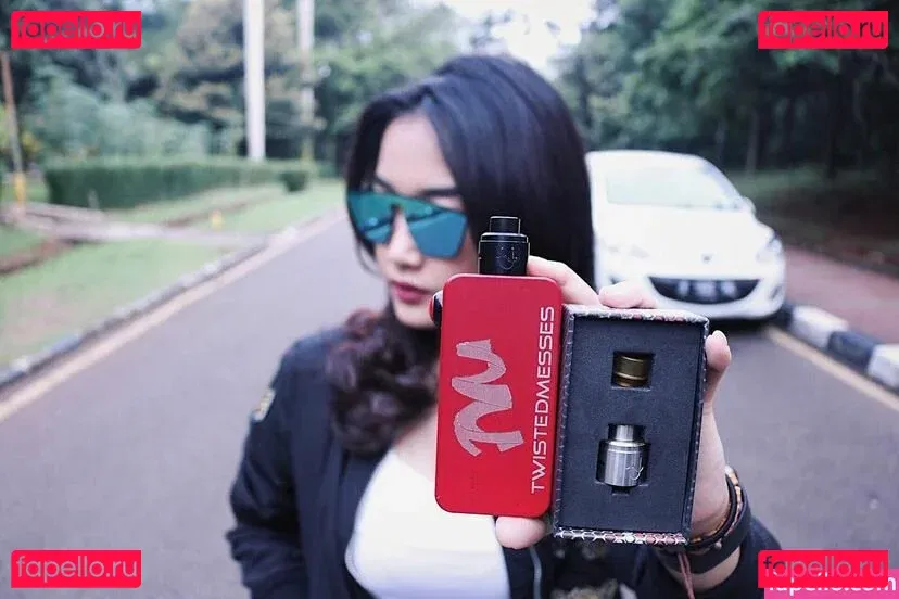 Ratu Desmi Azalia Onlyfans Photo Gallery 