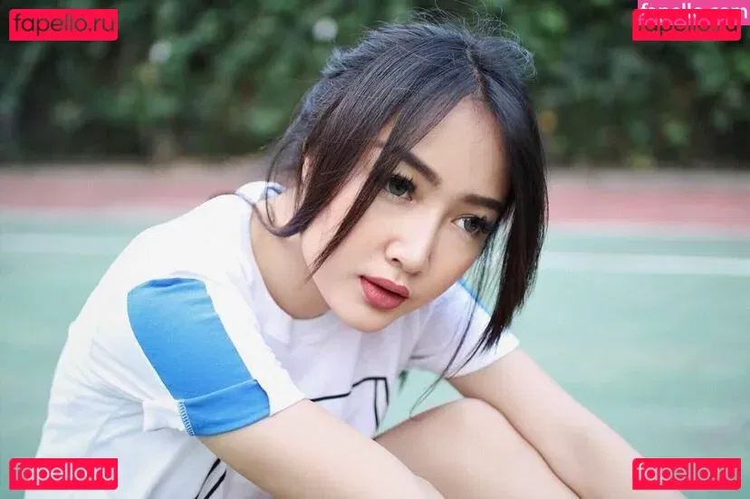 Ratu Desmi Azalia Onlyfans Photo Gallery 