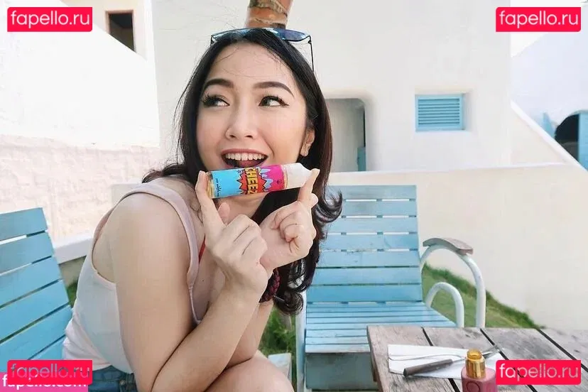 Ratu Desmi Azalia Onlyfans Photo Gallery 