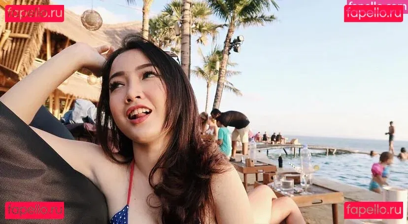 Ratu Desmi Azalia Onlyfans Photo Gallery 