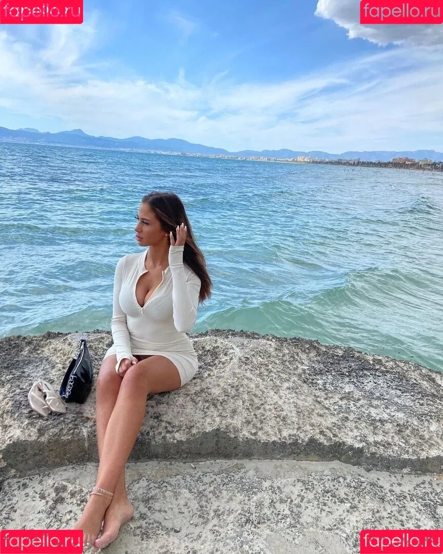 Sarah Saritah Onlyfans Photo Gallery 