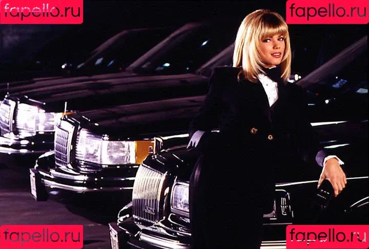 Donna D'Errico Onlyfans Photo Gallery 