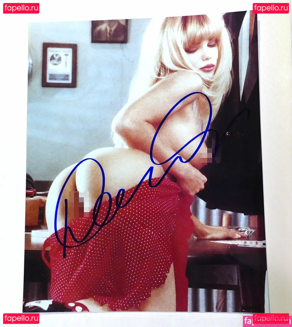 Donna D'Errico Onlyfans Photo Gallery 