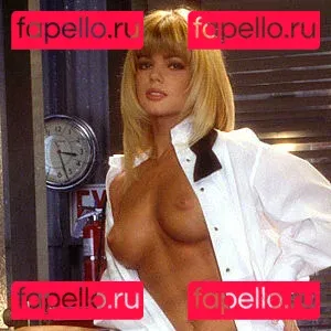 Donna D'Errico Onlyfans Photo Gallery 