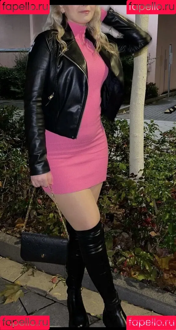 emmi.krii Onlyfans Photo Gallery 