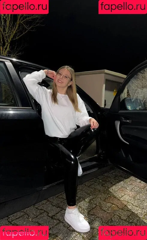 emmi.krii Onlyfans Photo Gallery 