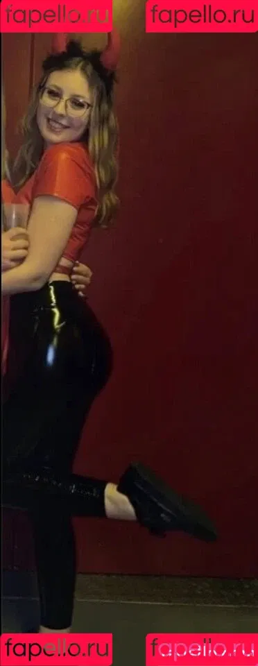 emmi.krii Onlyfans Photo Gallery 