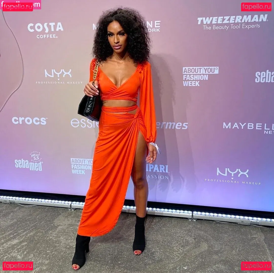 Cecilia Asoro Onlyfans Photo Gallery 