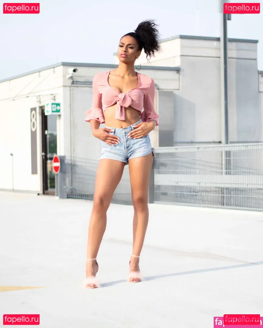 Cecilia Asoro Onlyfans Photo Gallery 