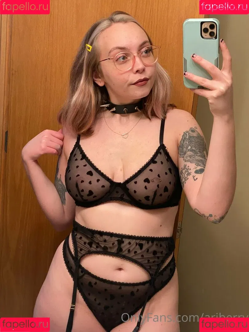 ariberry Onlyfans Photo Gallery 