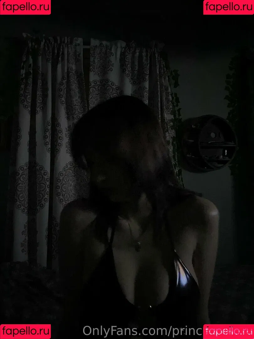 akarikitti Onlyfans Photo Gallery 