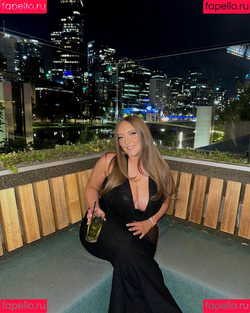 akarikitti Onlyfans Photo Gallery 