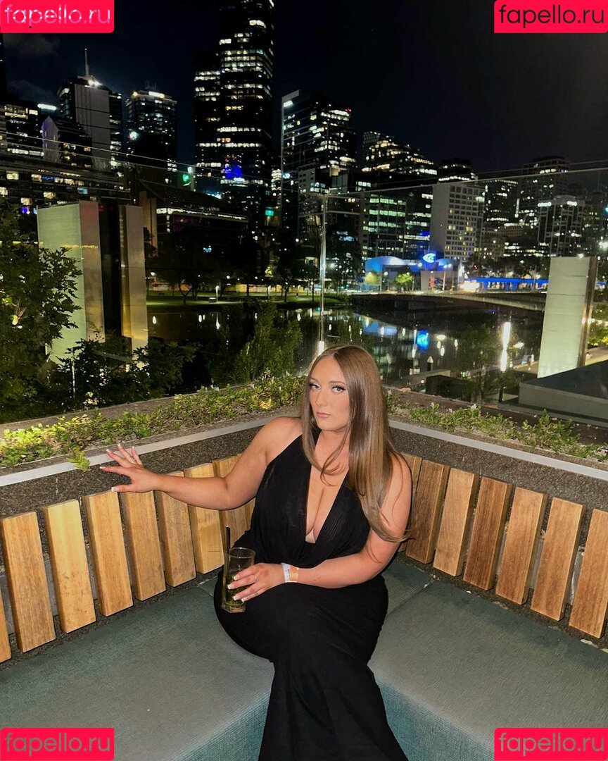 akarikitti Onlyfans Photo Gallery 