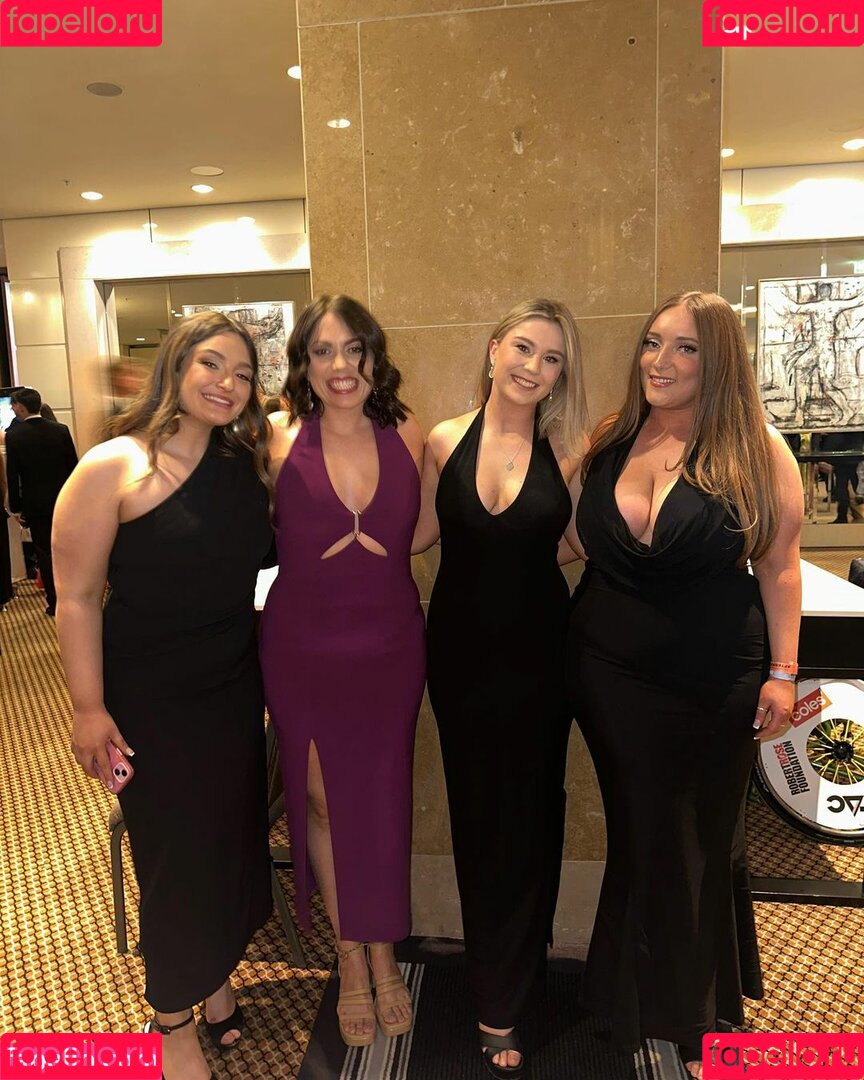 akarikitti Onlyfans Photo Gallery 