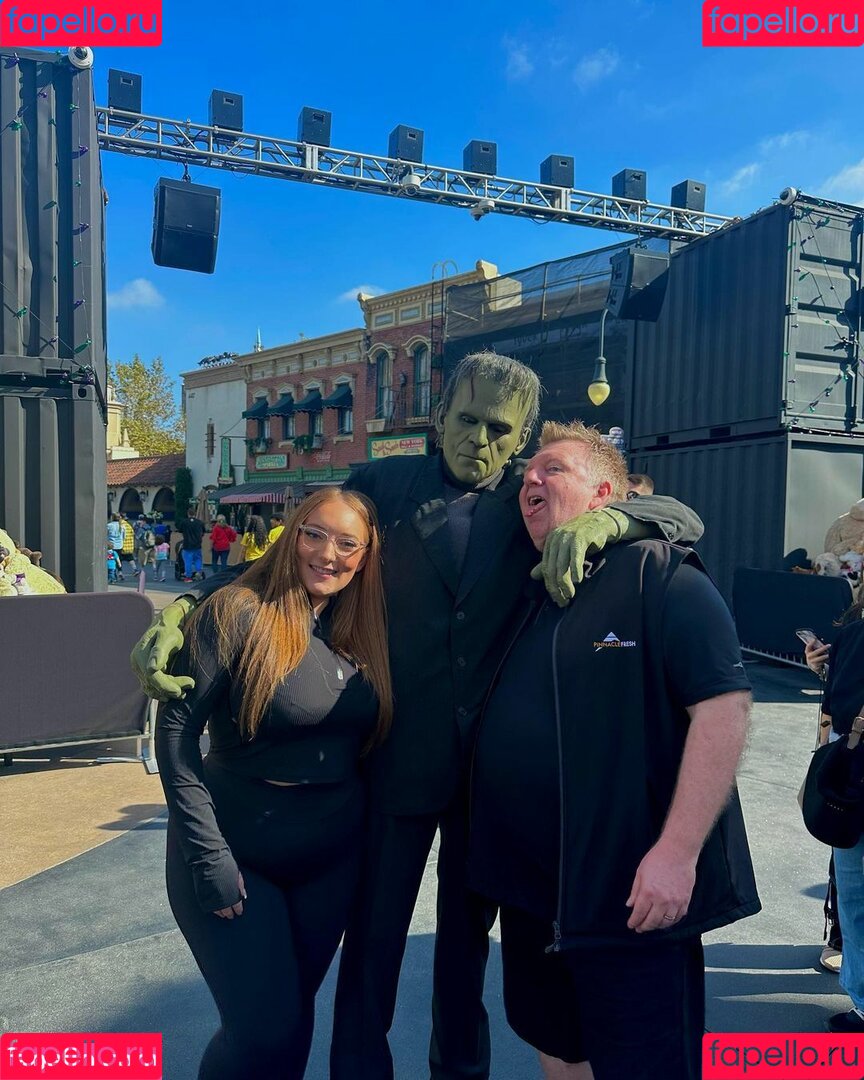 akarikitti Onlyfans Photo Gallery 