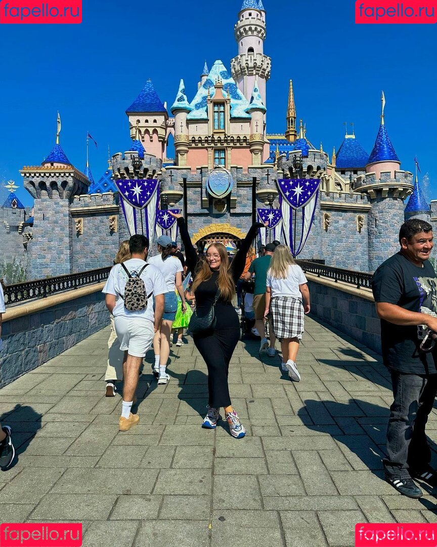 akarikitti Onlyfans Photo Gallery 