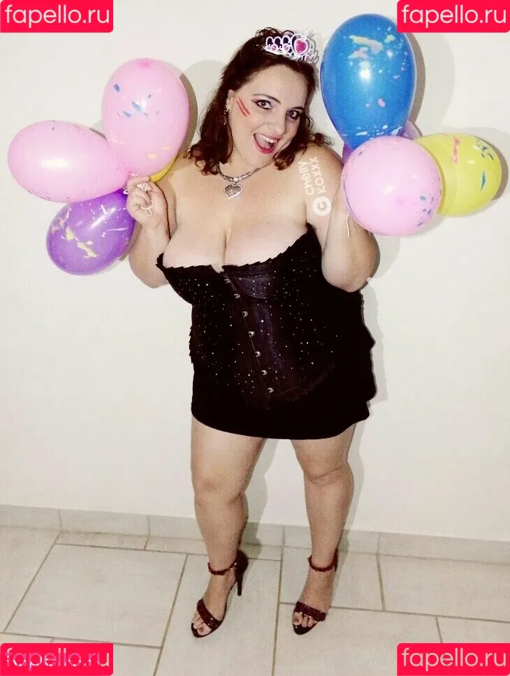 bustychelly Onlyfans Photo Gallery 
