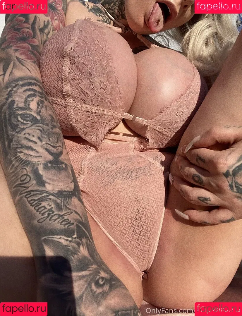 Kelly Pearl Onlyfans Photo Gallery 