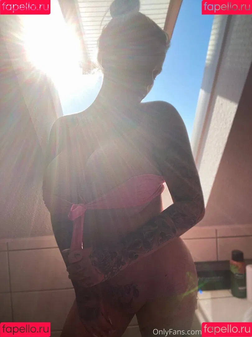 Kelly Pearl Onlyfans Photo Gallery 