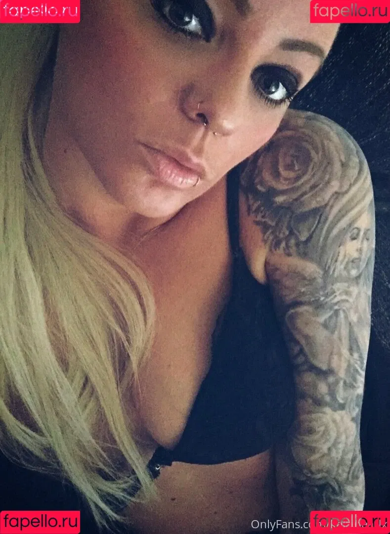 Kelly Pearl Onlyfans Photo Gallery 