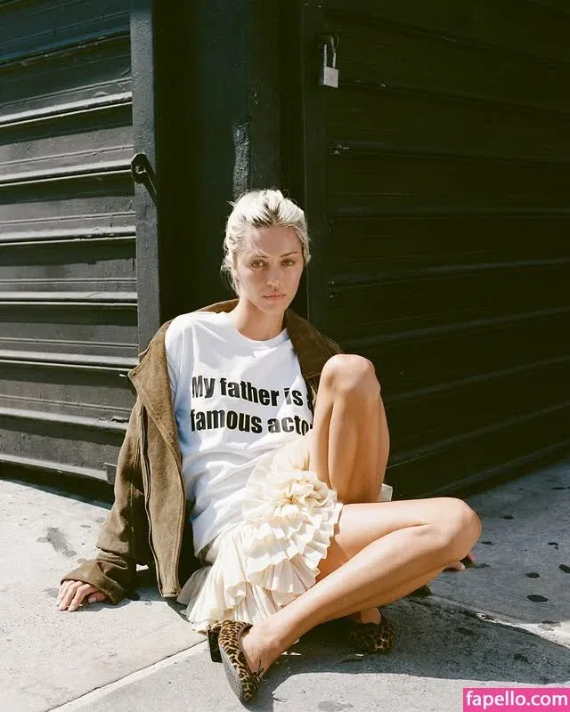 Delilah Belle Hamlin Onlyfans Photo Gallery 