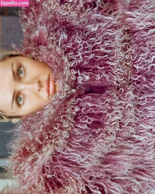 Delilah Belle Hamlin Onlyfans Photo Gallery 