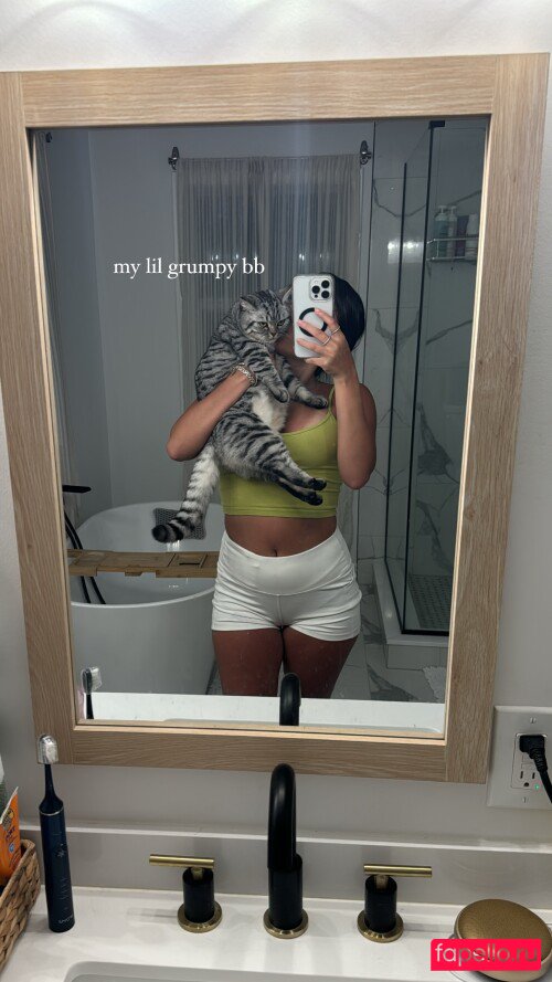 SassySounds ASMR Onlyfans Photo Gallery 