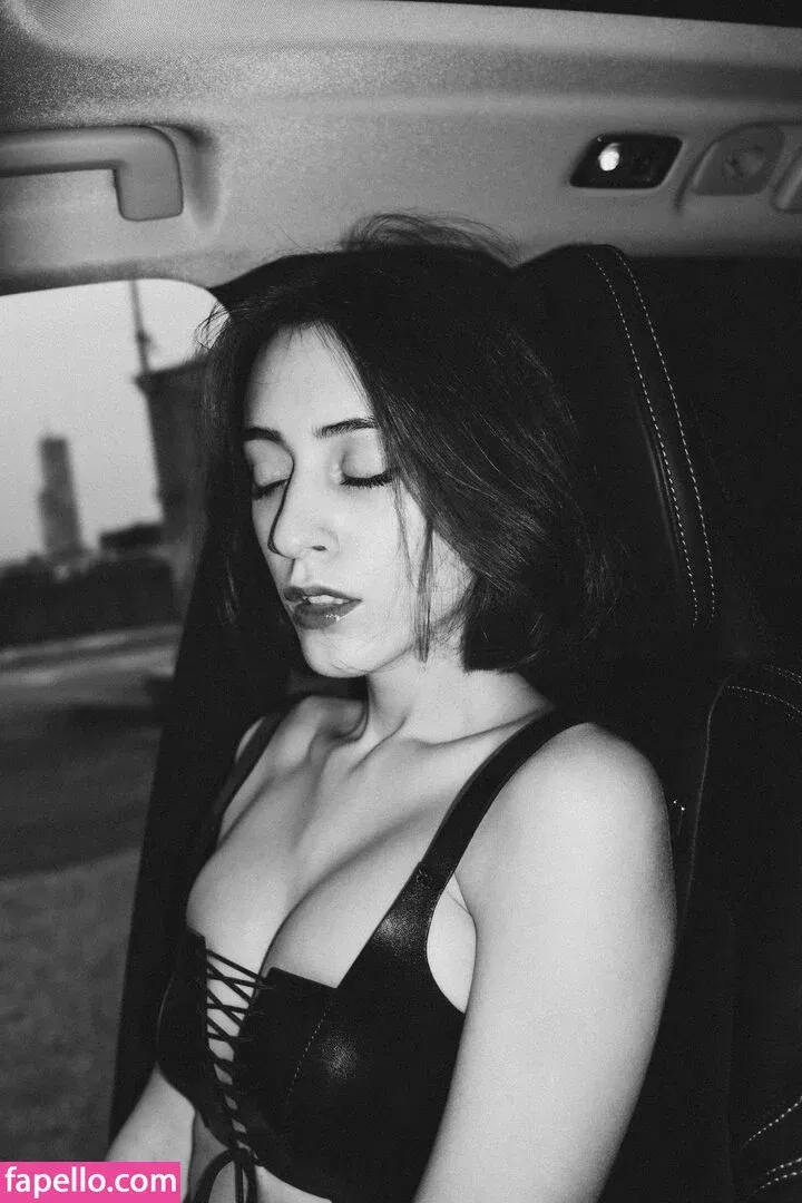 Call Me Elfa Onlyfans Photo Gallery 