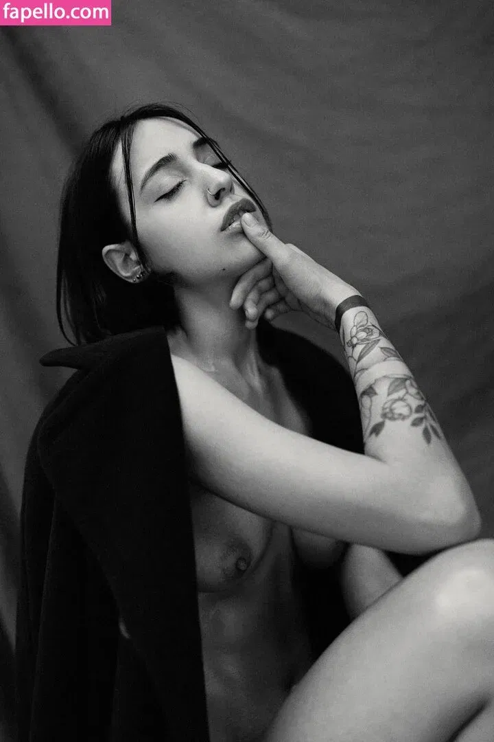 Call Me Elfa Onlyfans Photo Gallery 