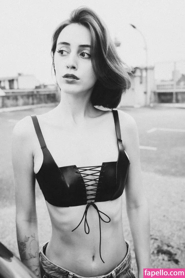 Call Me Elfa Onlyfans Photo Gallery 