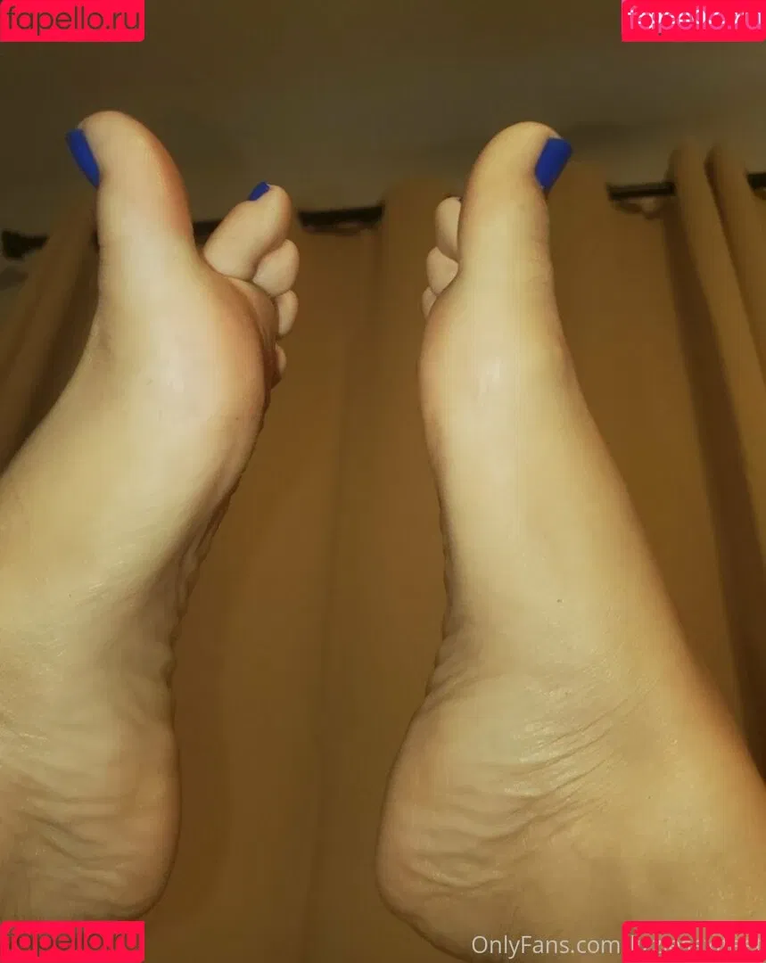 lizziesexifeet Onlyfans Photo Gallery 