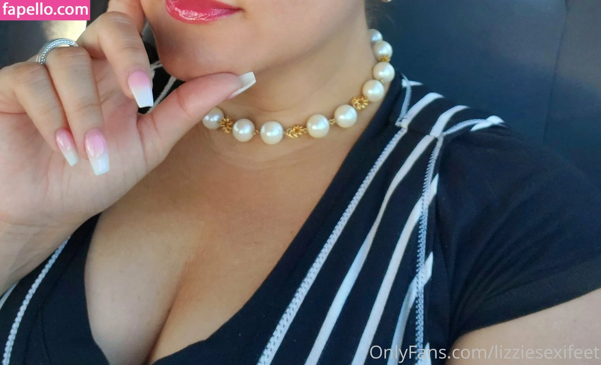 lizziesexifeet Onlyfans Photo Gallery 