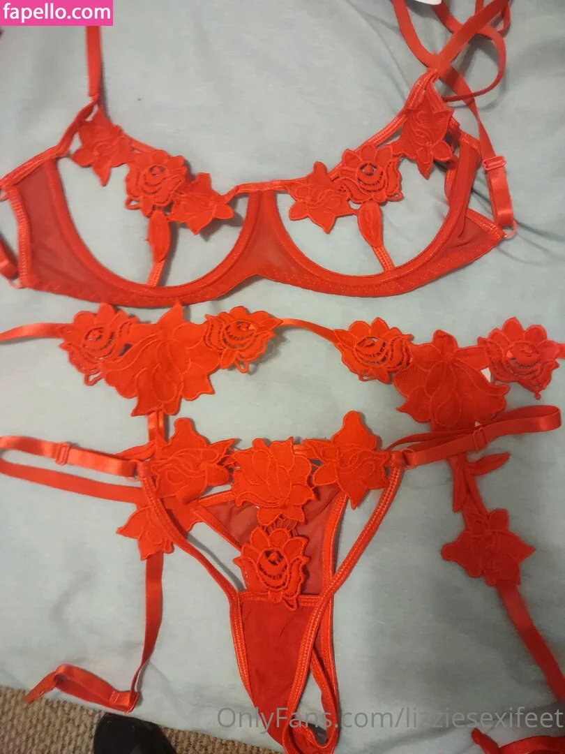 lizziesexifeet Onlyfans Photo Gallery 