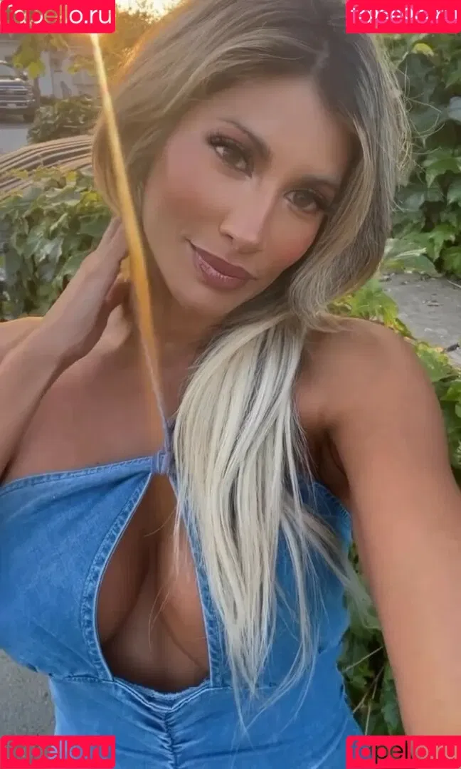 Shendelle Mullane Onlyfans Photo Gallery 