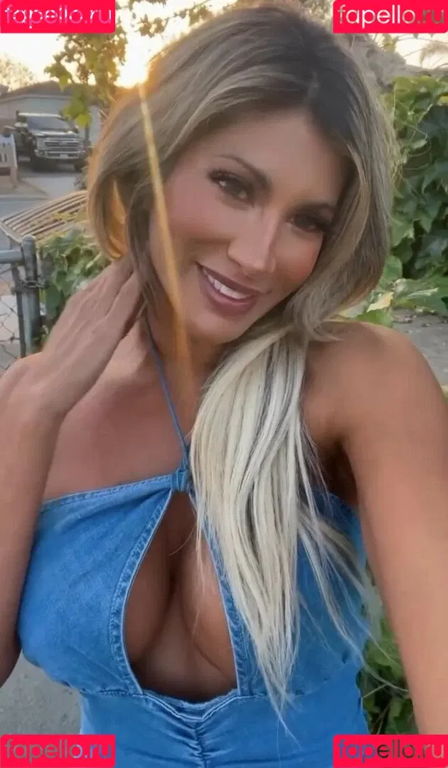 Shendelle Mullane Onlyfans Photo Gallery 
